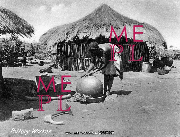  : Native African Matabele pottery worker