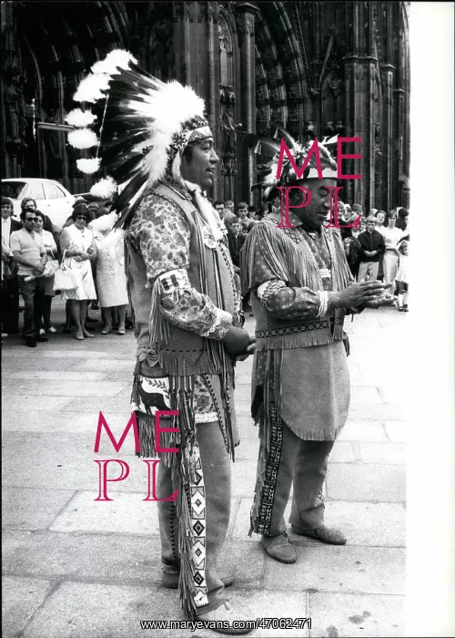 : Native American Indians from Canada visit Cologne : Native American Indians from Canada visit Cologne