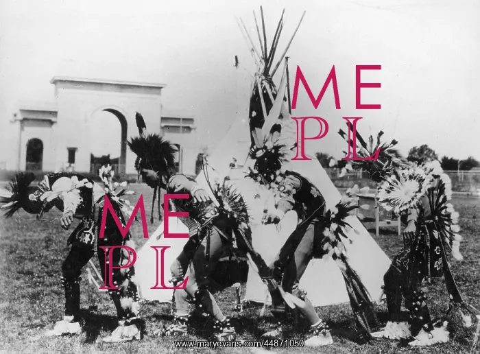 : NATIVE INDIAN WAR DANCE : NATIVE INDIAN WAR DANCE