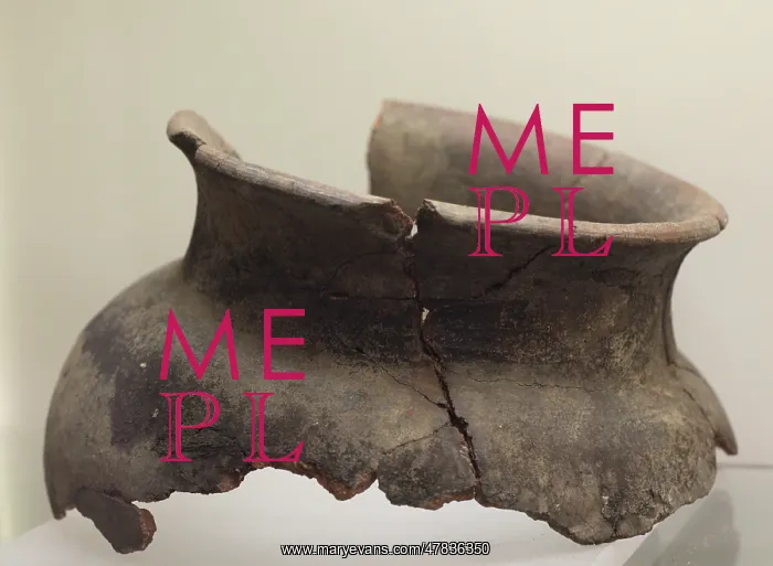 : Native pottery without decoration. 2nd-1st centuries BC : Native pottery without decoration. 2nd-1st centuries BC