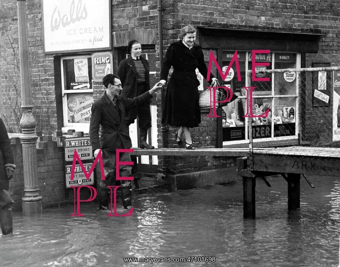 : NATURAL DISASTERS - Floods in England : NATURAL DISASTERS - Floods in England