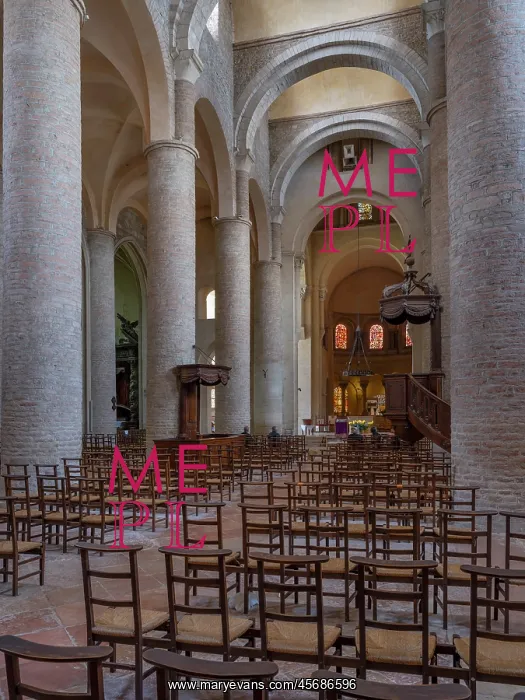 : Nave, Abbaye Saint-Philibert, Tournus, Burgundy, France : Nave, Abbaye Saint-Philibert, Tournus, Burgundy, France