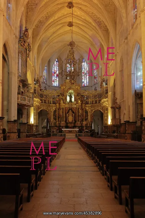 : Nave and main altarpiece, 1739, in the Basilica : Nave and main altarpiece, 1739, in the Basilica