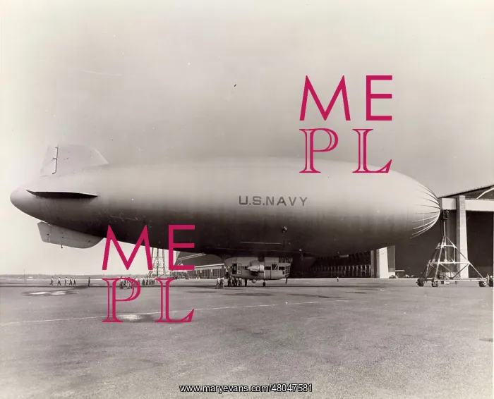 : A former US Navy Goodyear K-Series airship : A former US Navy Goodyear K-Series airship