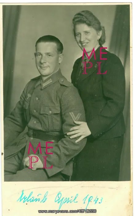 : Nazi couple on leave posing together : Nazi couple on leave posing together