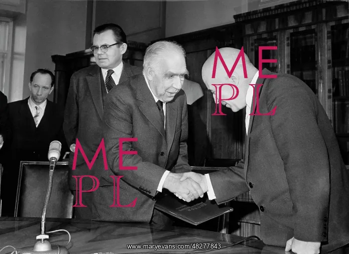 : N.Bohr's visit to the USSR : N.Bohr's visit to the USSR