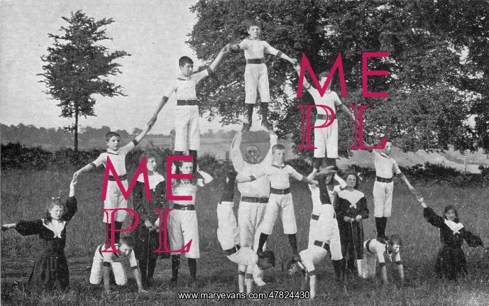 : NCH Home, Harpenden - Human Pyramid : NCH Home, Harpenden - Human Pyramid