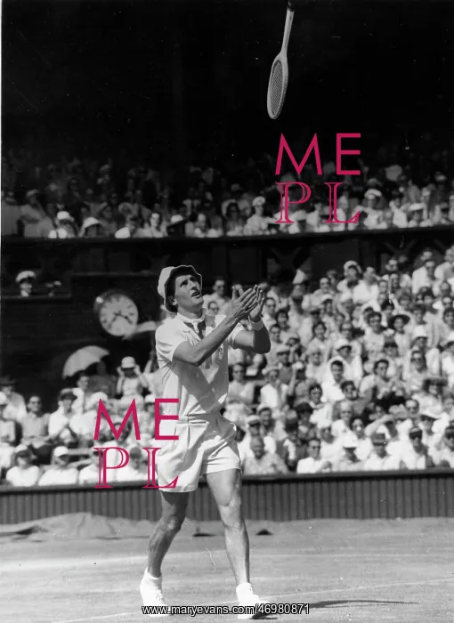 : Neale Fraser during a tennis match : Neale Fraser during a tennis match