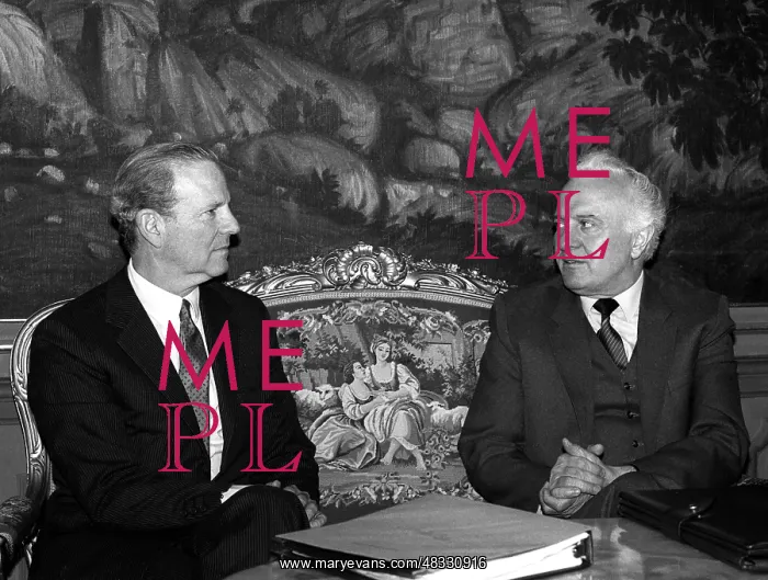  : Negotiations in Moscow, 1989
