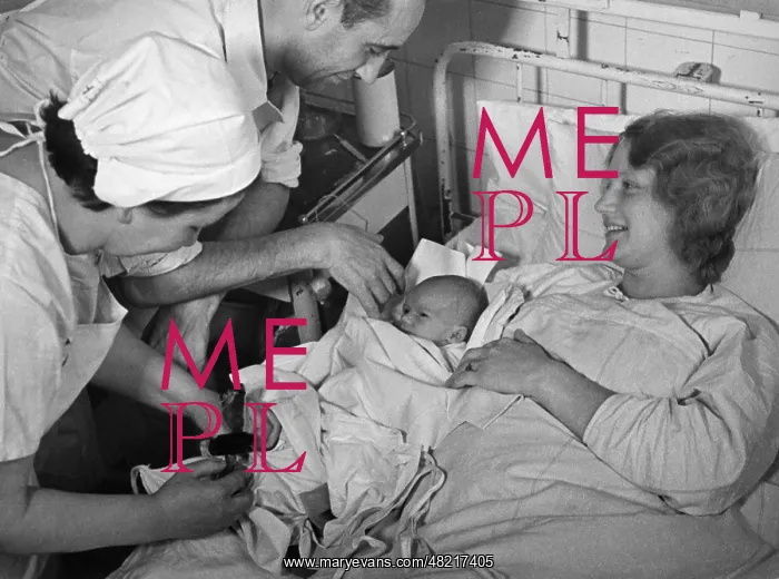 : Neonatal ward in a hospital, 1936 : Neonatal ward in a hospital, 1936