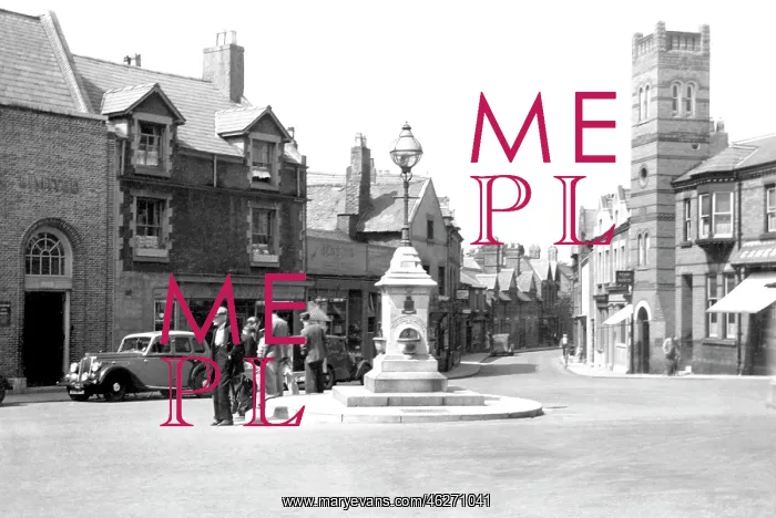 : Neston, the Cross c1950