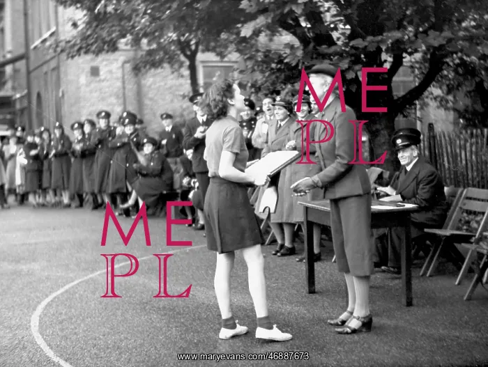 : Netball match at Greycoat School, WW2 : Netball match at Greycoat School, WW2