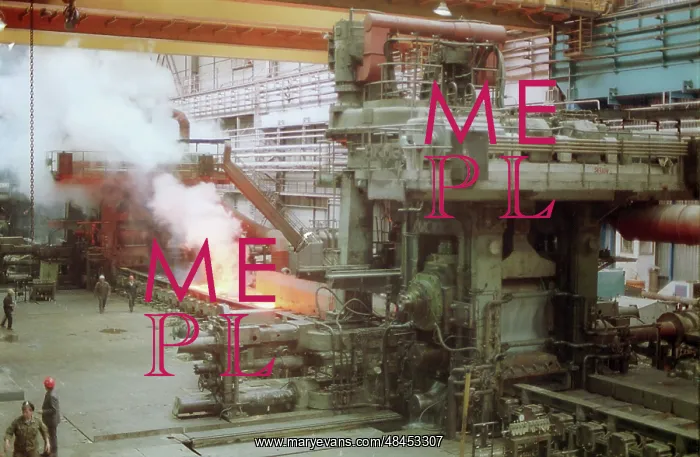 : New automatic rolling mill 2000 at Magnitogorsk : New automatic rolling mill 2000 at Magnitogorsk