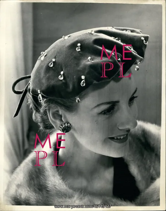 : New hat, Chartreuse, by Mme Vernier, on show in London : New hat, Chartreuse, by Mme Vernier, on show in London