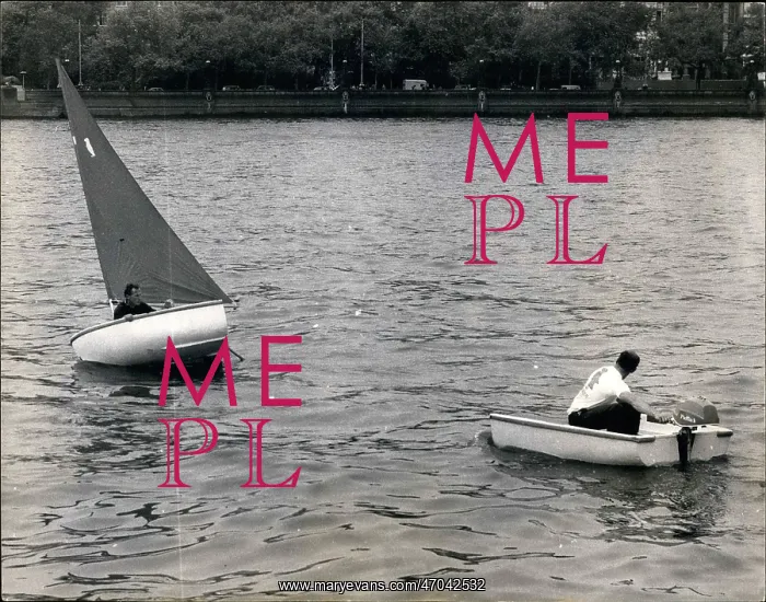 : New lightweight Pioneer Dinghy in polystyrene, River Thames : New lightweight Pioneer Dinghy in polystyrene, River Thames