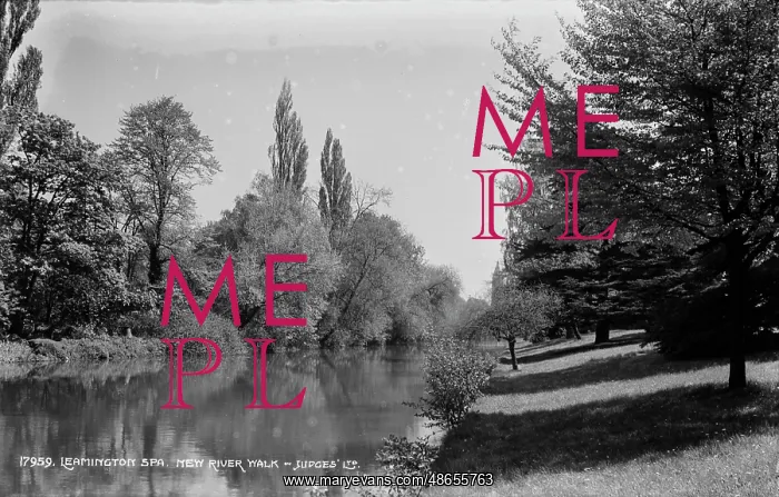 : New River Walk in Leamington Spa : New River Walk in Leamington Spa