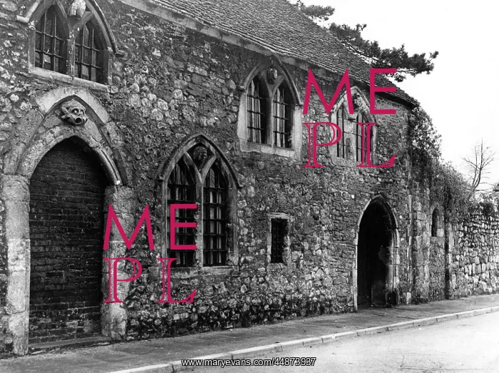 : NEW ROMNEY PRIORY WALLS : NEW ROMNEY PRIORY WALLS