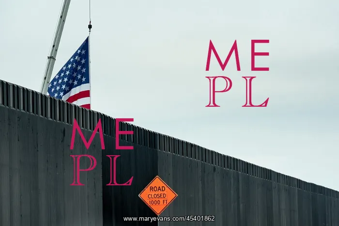 : New section of barrier wall on the US-Mexican : New section of barrier wall on the US-Mexican