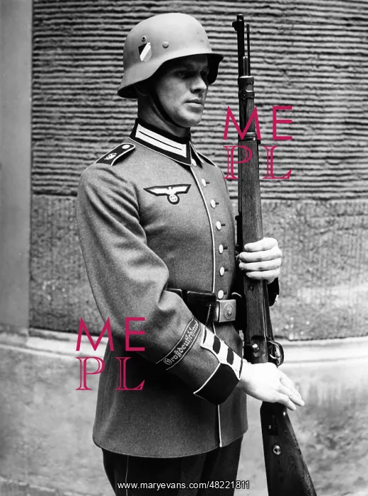 : The new uniform of the Infantry Regiment Grossdeutschla : The new uniform of the Infantry Regiment Grossdeutschla