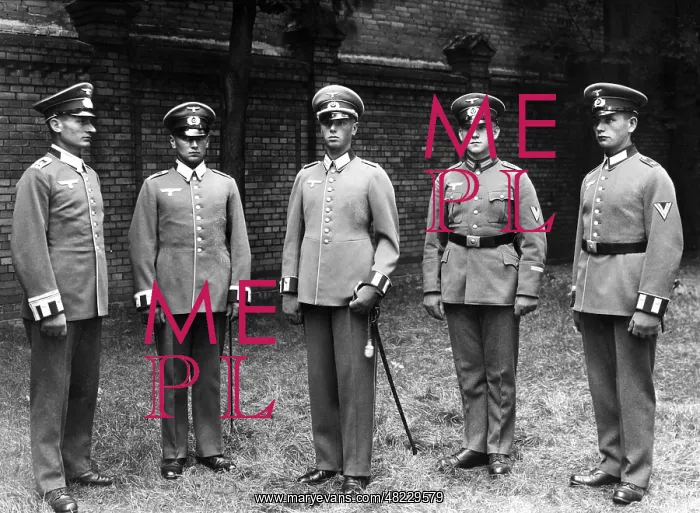 : New uniforms of the Army, 1935 : New uniforms of the Army, 1935