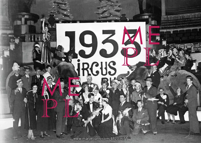 : New Year's celebration in Circus Busch, 1933 : New Year's celebration in Circus Busch, 1933