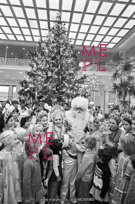 : New Year's celebration in Kremlin, 1981 : New Year's celebration in Kremlin, 1981