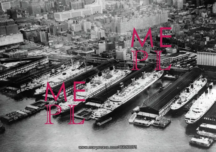 : New York Harbor. The ships MANHATTAN : New York Harbor. The ships MANHATTAN
