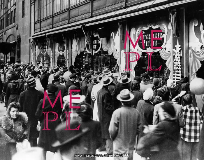 : NEW YORK SHOPPERS : NEW YORK SHOPPERS