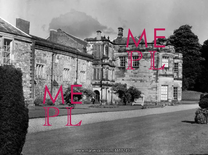 : NEWBURGH PRIORY : NEWBURGH PRIORY