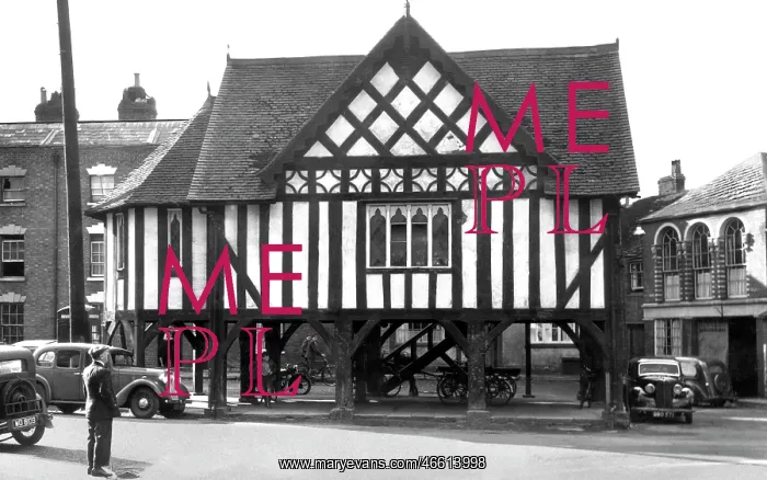 : Newent, the Market House c1950