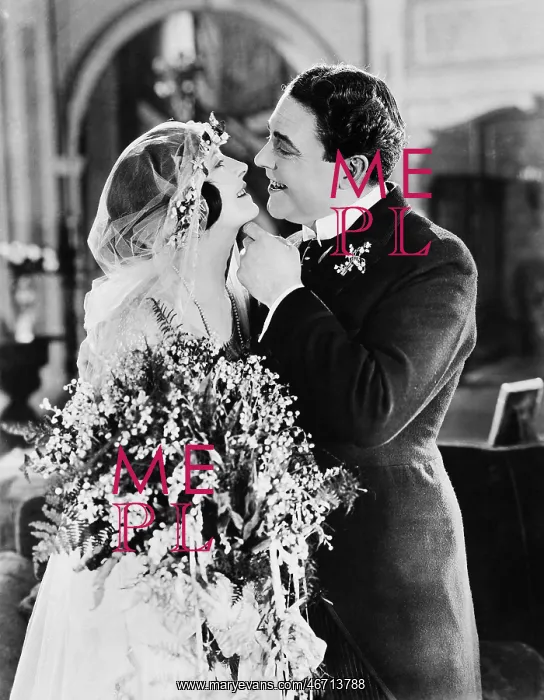 : Newlywed couple : Newlywed couple