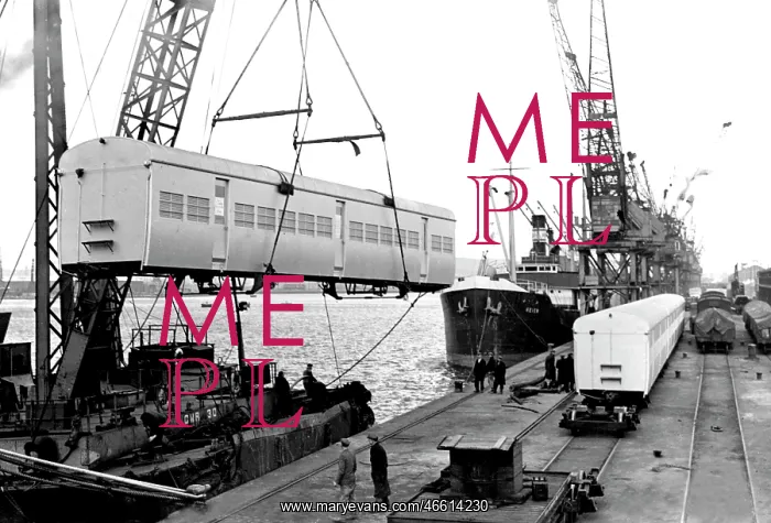  : Newport, Floating Crane c1955
