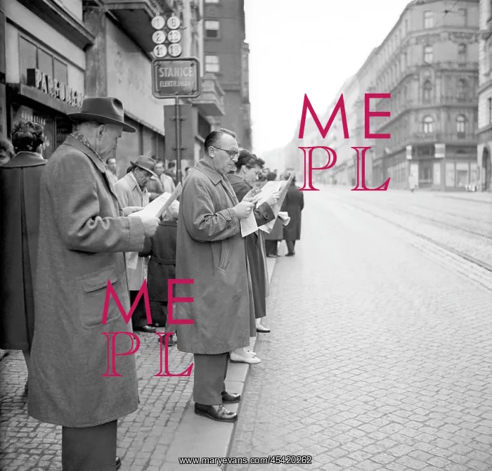 : Newspaper - daily press - readers : Newspaper - daily press - readers