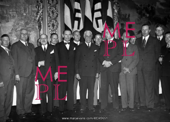 : Newspaper directors in Paris, 1937 : Newspaper directors in Paris, 1937