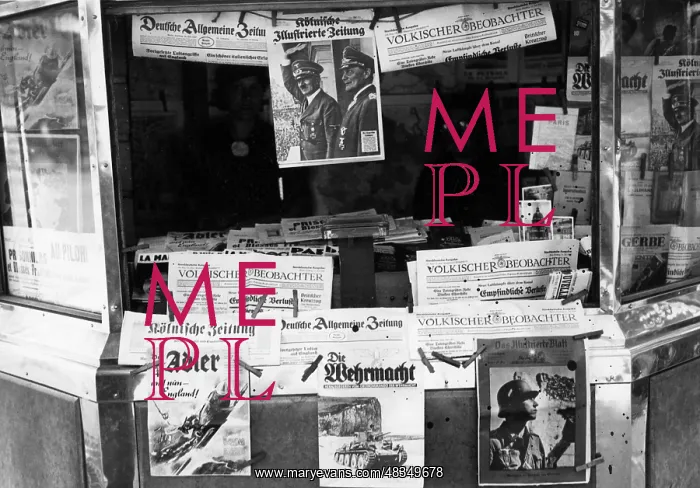 : Newspaper stand in Paris, 1940 : Newspaper stand in Paris, 1940