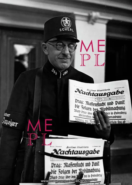 : Newspaper vendor, 1938 : Newspaper vendor, 1938