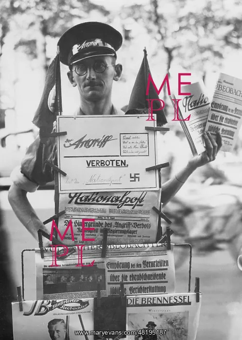 : Newspaper vendor of the Angriff in Berlin, 1931 : Newspaper vendor of the Angriff in Berlin, 1931