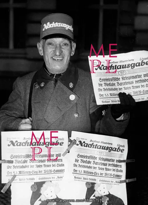 : Newspaper vendor in Berlin, 1936 : Newspaper vendor in Berlin, 1936