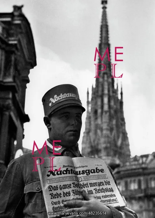 : Newspaper vendor in Vienna : Newspaper vendor in Vienna