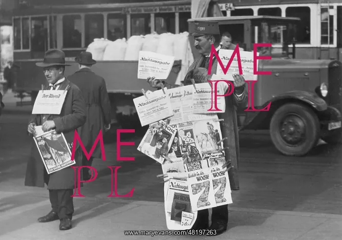: Newspaper vendors in Berlin, 1930 : Newspaper vendors in Berlin, 1930