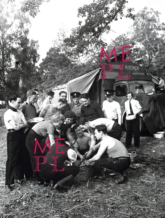 : NFS firefighters at a training camp, WW2 : NFS firefighters at a training camp, WW2