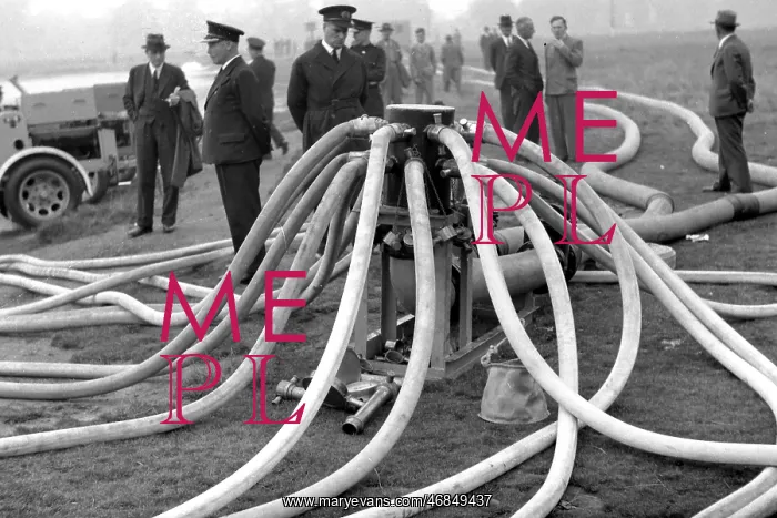 : NFS Home Office hose tests, Wimbledon, WW2 : NFS Home Office hose tests, Wimbledon, WW2