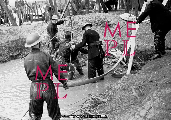 : NFS (London Region) assault course training exercises, WW2 : NFS (London Region) assault course training exercises, WW2