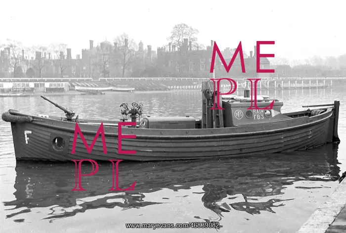 : NFS (London Region) fire float on upper Thames, WW2 : NFS (London Region) fire float on upper Thames, WW2
