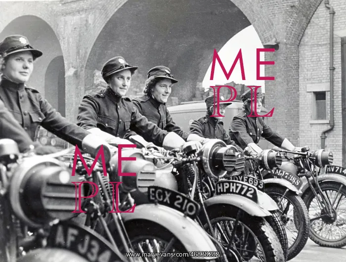 : NFS women in dispatch rider training, WW2 : NFS women in dispatch rider training, WW2