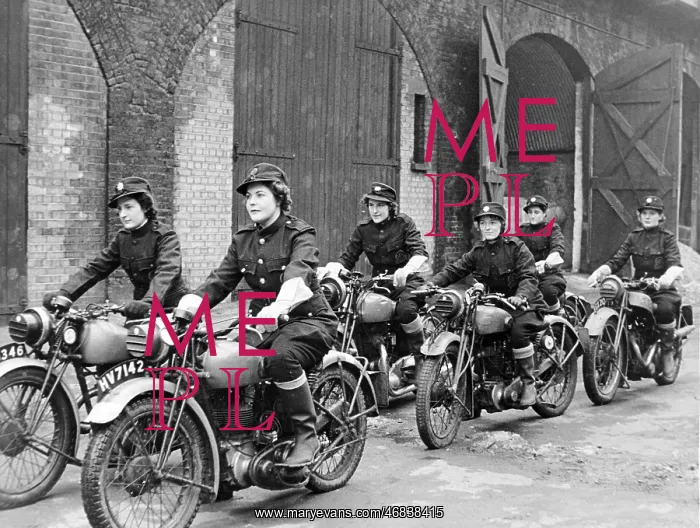 : NFS women in dispatch rider training, WW2 : NFS women in dispatch rider training, WW2