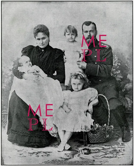 : Nicholas II and his family 1900 : Nicholas II and his family 1900