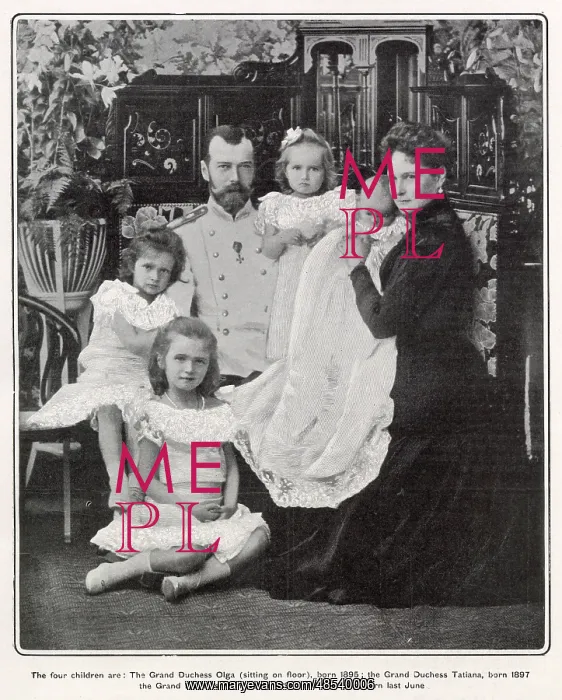: Nicholas II and his family 1901 : Nicholas II and his family 1901