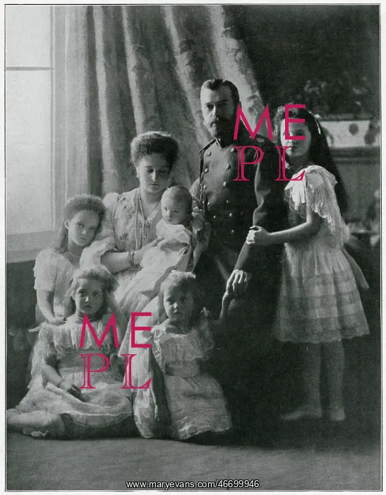 : Nicholas II and his family 1905 : Nicholas II and his family 1905