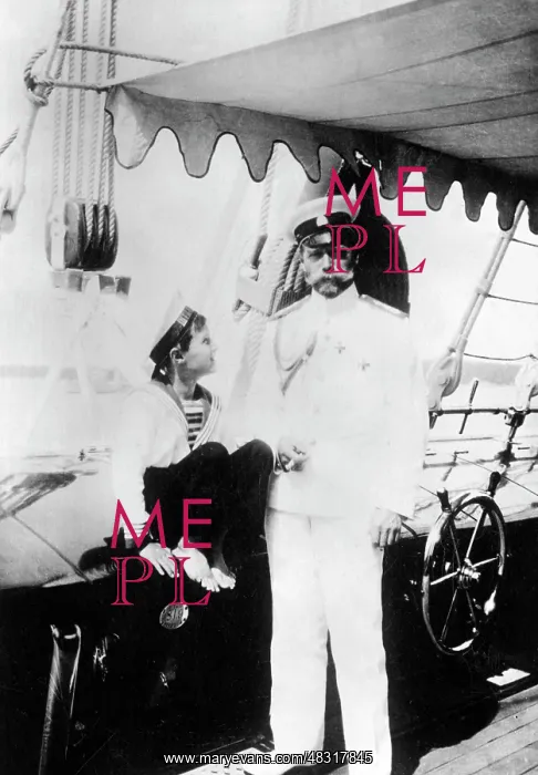 : Nicholas II with his son Alexei, 1910 : Nicholas II with his son Alexei, 1910